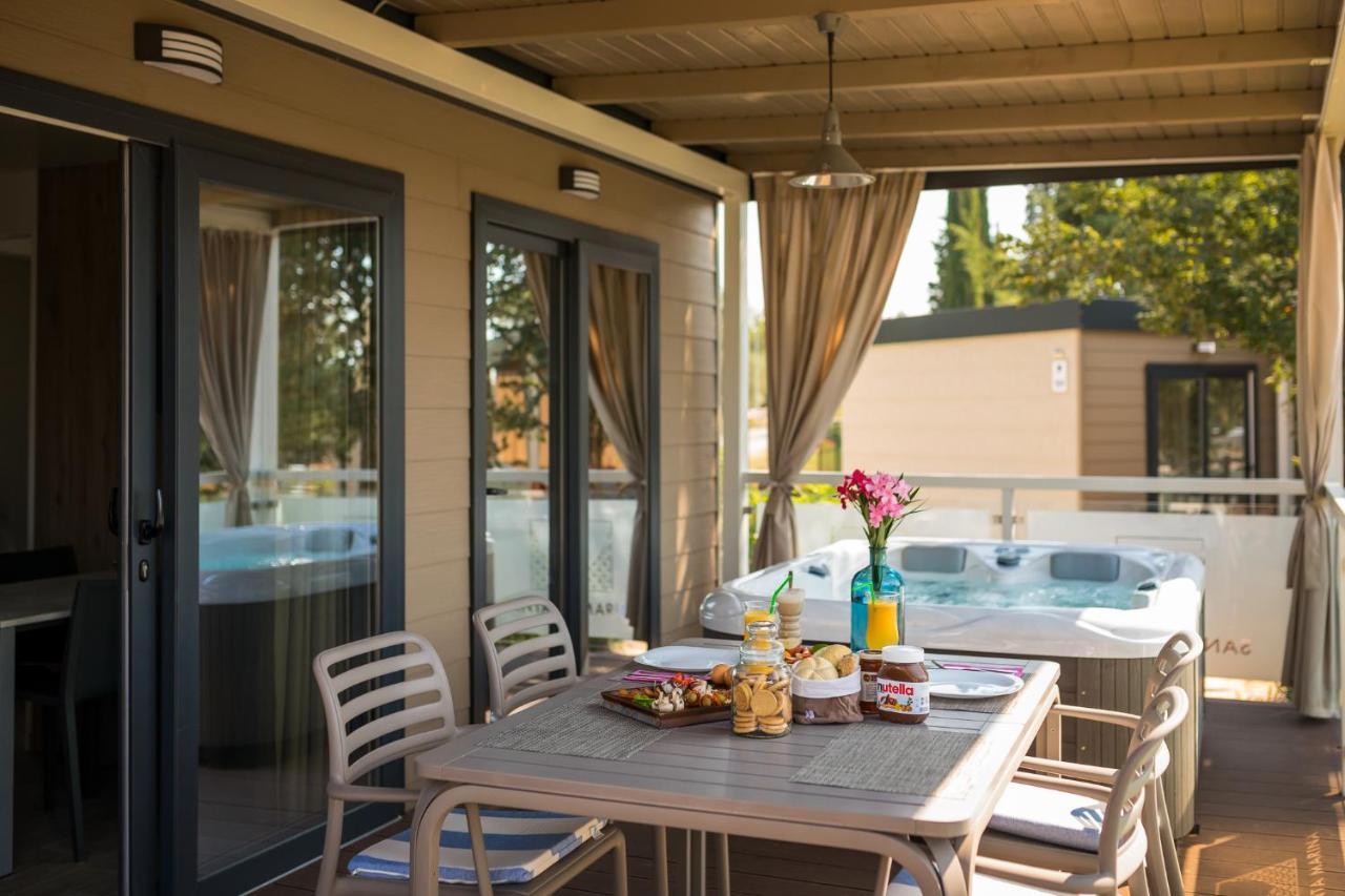 Premium Camping Homes Santa Marina, Lanterna Tar-Vabriga Exterior photo