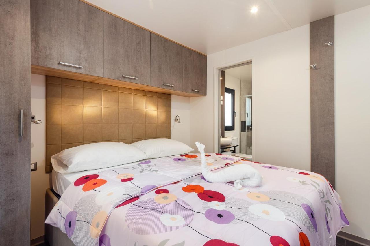 Premium Camping Homes Santa Marina, Lanterna Tar-Vabriga Exterior photo