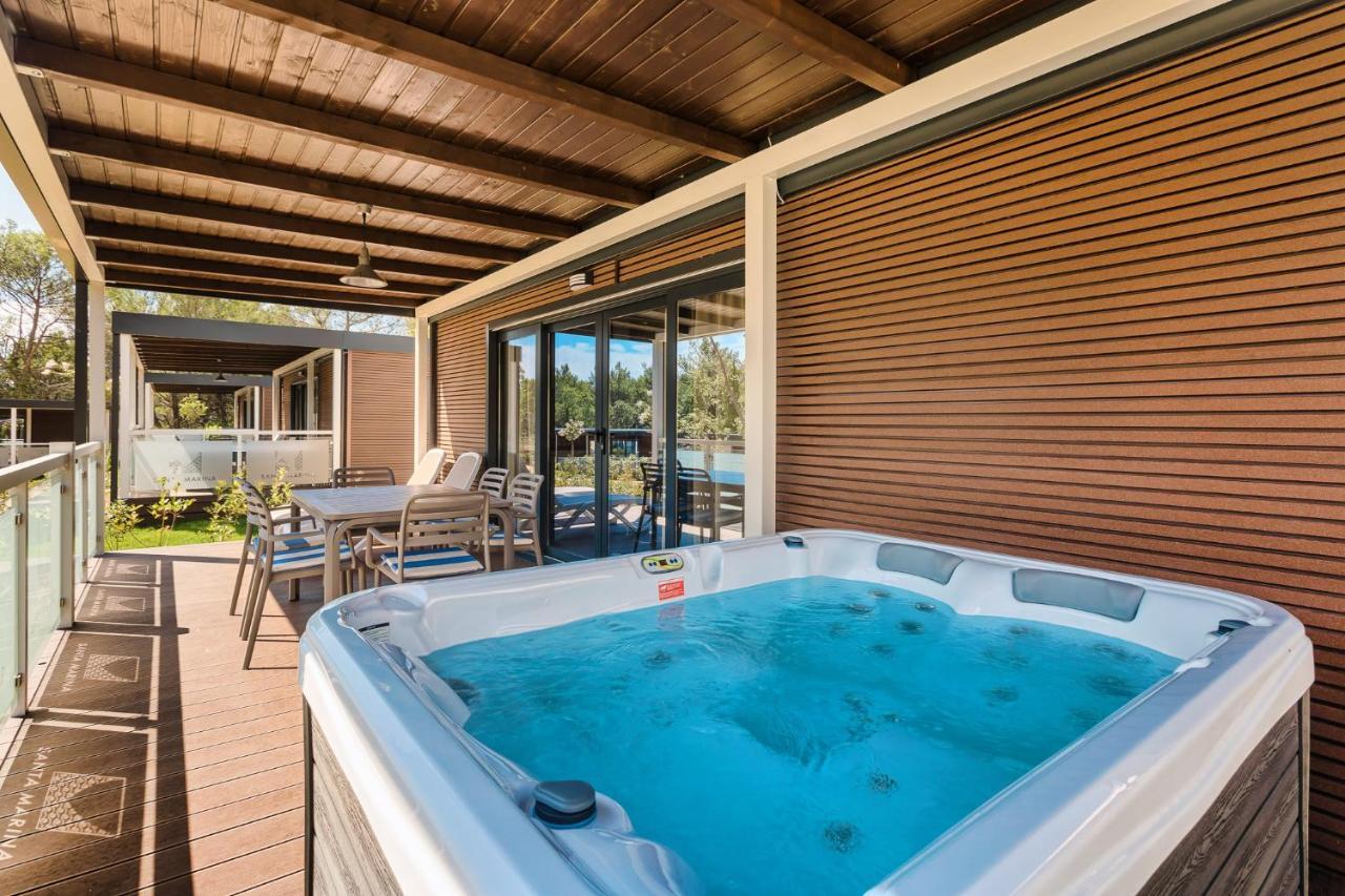 Premium Camping Homes Santa Marina, Lanterna Tar-Vabriga Exterior photo