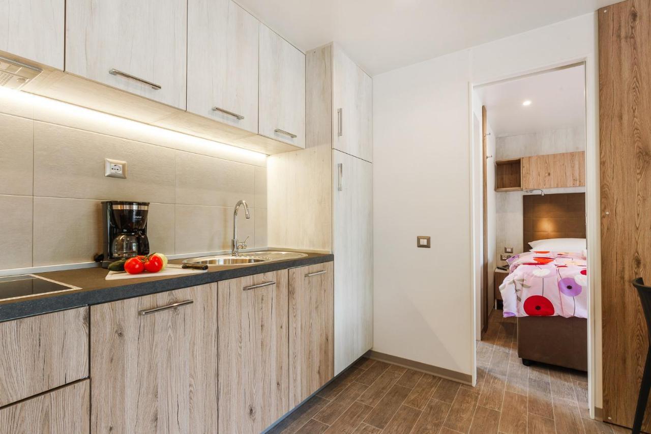 Premium Camping Homes Santa Marina, Lanterna Tar-Vabriga Exterior photo
