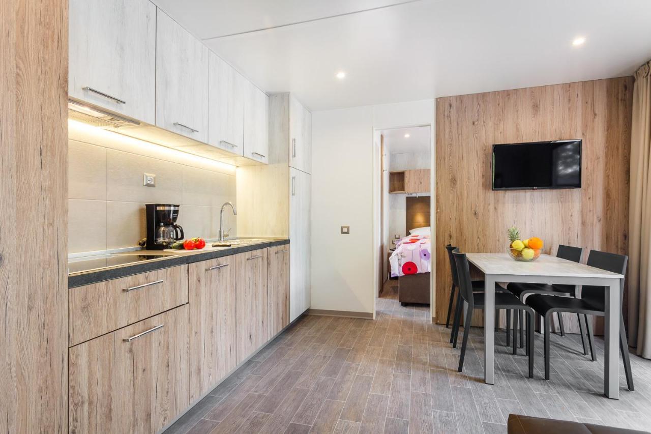 Premium Camping Homes Santa Marina, Lanterna Tar-Vabriga Exterior photo